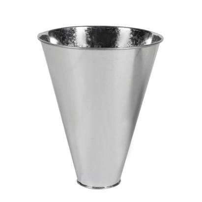 Con zincat pentru sacrificare păsări 42 cm, fixare sigură, Micul Fermier