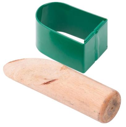 Colier pentru coasă din fier, cu pană (clin) din lemn, Strend Pro