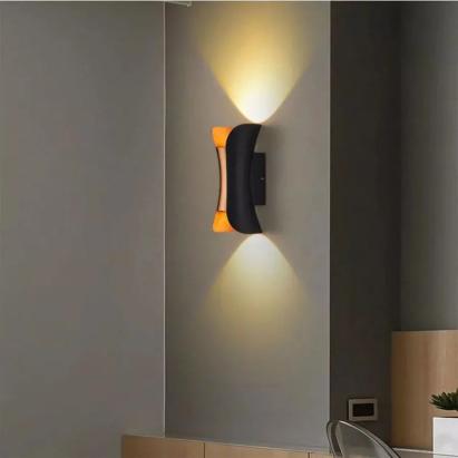 Aplica LED exterior Pauline 10W, IP65, metal negru cu accente aurii