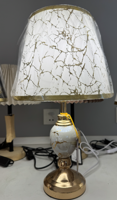 Veioza VZ211WH, 1x E27, Metal si Textil, Alb si Auriu