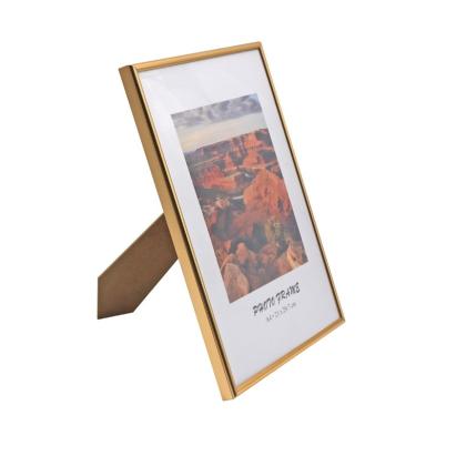 Ramă foto A4 de birou, aluminiu auriu, cu plexiglas și suport din lemn