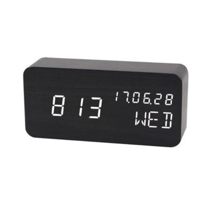 Ceas digital LED din MDF cu oră, dată, temperatură și 3 alarme, negru