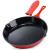 Tigaie din fontă emailată 30 cm roșie, cu husă din silicon, Vilde Cast Enamel