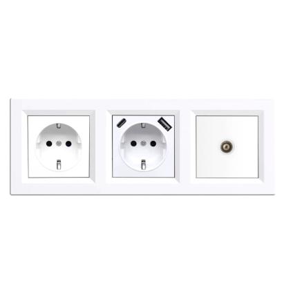 Set prize Nova Leziter 3 în 1: împământare, USB-A/USB-C și TV, alb