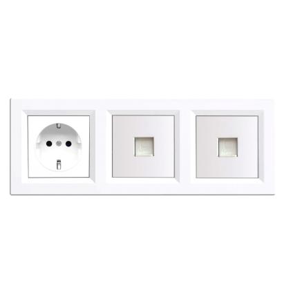 Priză Leziter Nova III cu împământare și 2 conectori RJ45 UTP, cadru alb