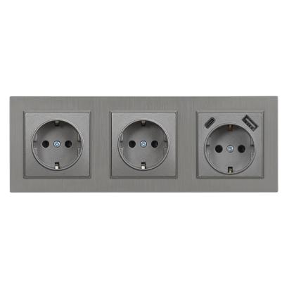 Priză dublă Leziter Nova III cu împământare, USB-A/USB-C și ramă gri