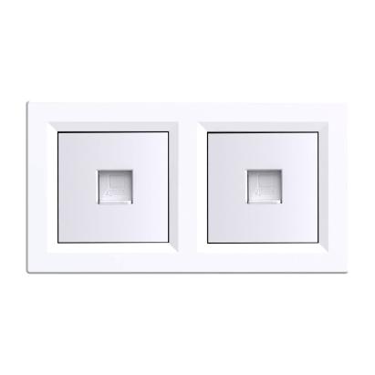 Priză dublă UTP RJ45 Leziter Nova cu ramă albă, montaj îngropat