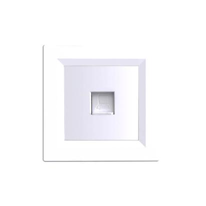 Priză UTP RJ45 Leziter Nova cu cadru alb, montaj îngropat, IP20