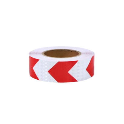Bandă reflectorizantă albă cu săgeți roșii pentru semnalizare 5 cm x 25 m