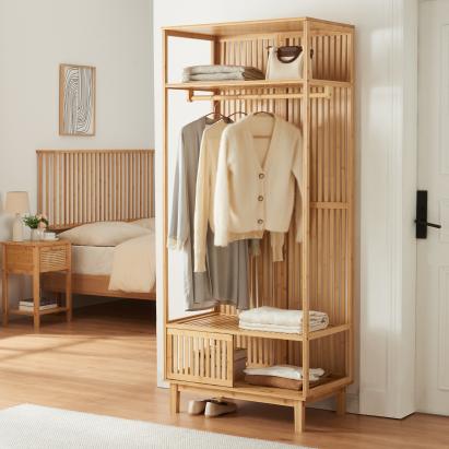 Cuier garderobă din bambus Ypäjä 187x80x47 cm cu bară și polițe