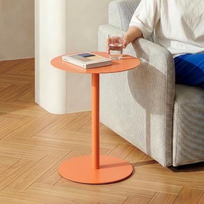 Masă laterală rotundă din metal Nastätten 50x40 cm, portocalie