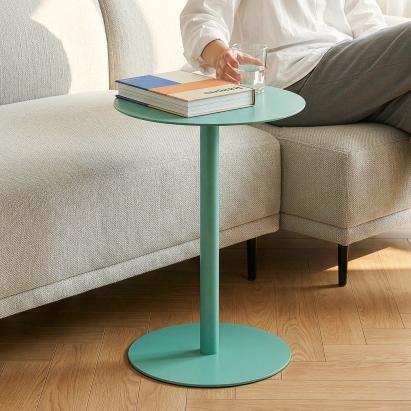 Masă laterală Nastätten din metal, verde mentă, 50x40 cm, [en.casa]