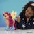 Ponei interactiv My Little Pony Sunny Starscout canta si patineaza