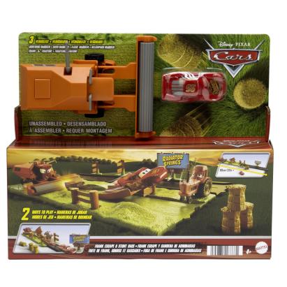 Set de joaca Cars Frank Escape si Stunt Race cu pista si Lightning McQueen