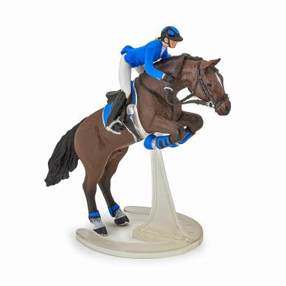 Figurină Papo cal cu jocheu la sărituri, pictată manual, 19 cm