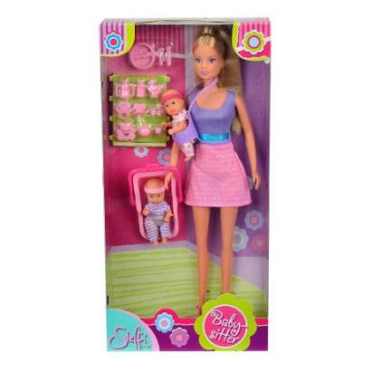 Papusa Steffi Baby Sitter cu 2 bebelusi, scoica si accesorii