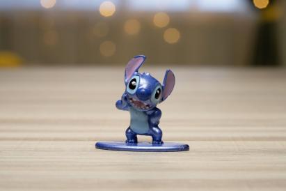 Figurină surpriză Disney 100 Nano Metalică din metal turnat
