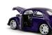 Set metalic Wednesday cu Volkswagen Beetle 1:24 si figurina 7 cm
