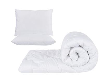 Set pilotă albă 220x200 cm cu 2 perne matlasate 50x70 cm