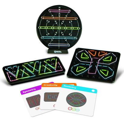 Set creativ STEM cu elastice si geoboard-uri pentru copii 5+