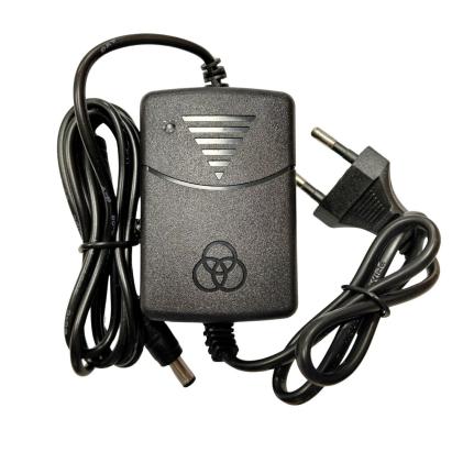 Alimentator 12V 2A cu fir, indicator led si filtru protectie, dimensiune 7.5x5x2.5cm