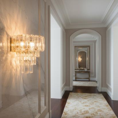 Aplică tip candelabru cu cristal ELYSIAN, 3xE14, aurie, reglabilă