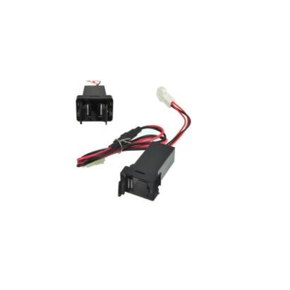 Mufa USB pentru bord cu capac din cauciuc cu 2 porturi Cod: 01 Automotive TrustedCars