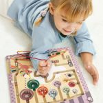 Puzzle labirint - Cursa unicornului fantastic PlayLearn Toys