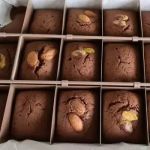 Leziter CakeyBakey tepsi elválasztókkal Mobalis Homvera