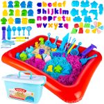 Set nisip kinetic XXL pentru copii cu 4.5kg nisip colorat, 75 forme, tavita gonflabila 55x41x7 cm Household NewTrend