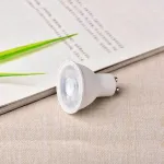 Bec LED GU10 10W, lumină rece 6500K, consum redus și durată 15.000h