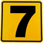 Autocolant număr 7 galben, 11,2 x 11,2 cm, pentru uși și marcaje