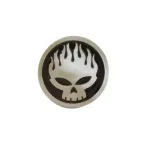 Ornament auto „Cap în Flăcări” 6,5 cm, autoadeziv, crom-negru/roșu (CP5)