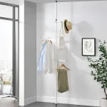 Garderobă telescopică Havneby cu 3 brațe și bară pentru haine, alb