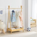 Cuier tip stativ din bambus Sola, cu bară pentru haine și raft inferior