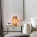 Veioză de masă Arundel E27 cu aspect lemn și abajur din iută