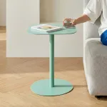 Masă laterală Nastätten 50x40x40 cm verde mentă din metal [en.casa]