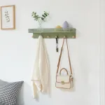 Cuier de perete cu poliță, 6 cârlige și finisaj verde, 60 cm