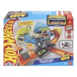 Set Hot Wheels City Pista Inamicilor Atacul Gorilei cu masina inclusa