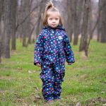 Salopeta impermeabila pentru copii Kidscare, cu protectie la vant si apa cu imprimeu Planete - marime 86