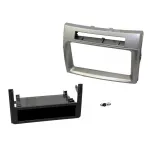 Kit ramă 1DIN Connects2 pentru Toyota Corolla Verso 2004-2007, argintiu