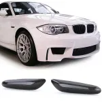 Indicatori laterali LED fumuriu negru, potriviți pentru BMW Seria 1 E81 E87 E82 E88 04-12 Performance AutoTuning