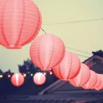 Decoratiune Lampion Iluminat LED pe Baterii pentru Terasa sau Gradina, Culoare Rosu, Diametru 20cm