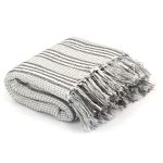 Pătură decorativă cu dungi, bumbac, 125 x 150 cm, gri și alb GartenMobel Dekor