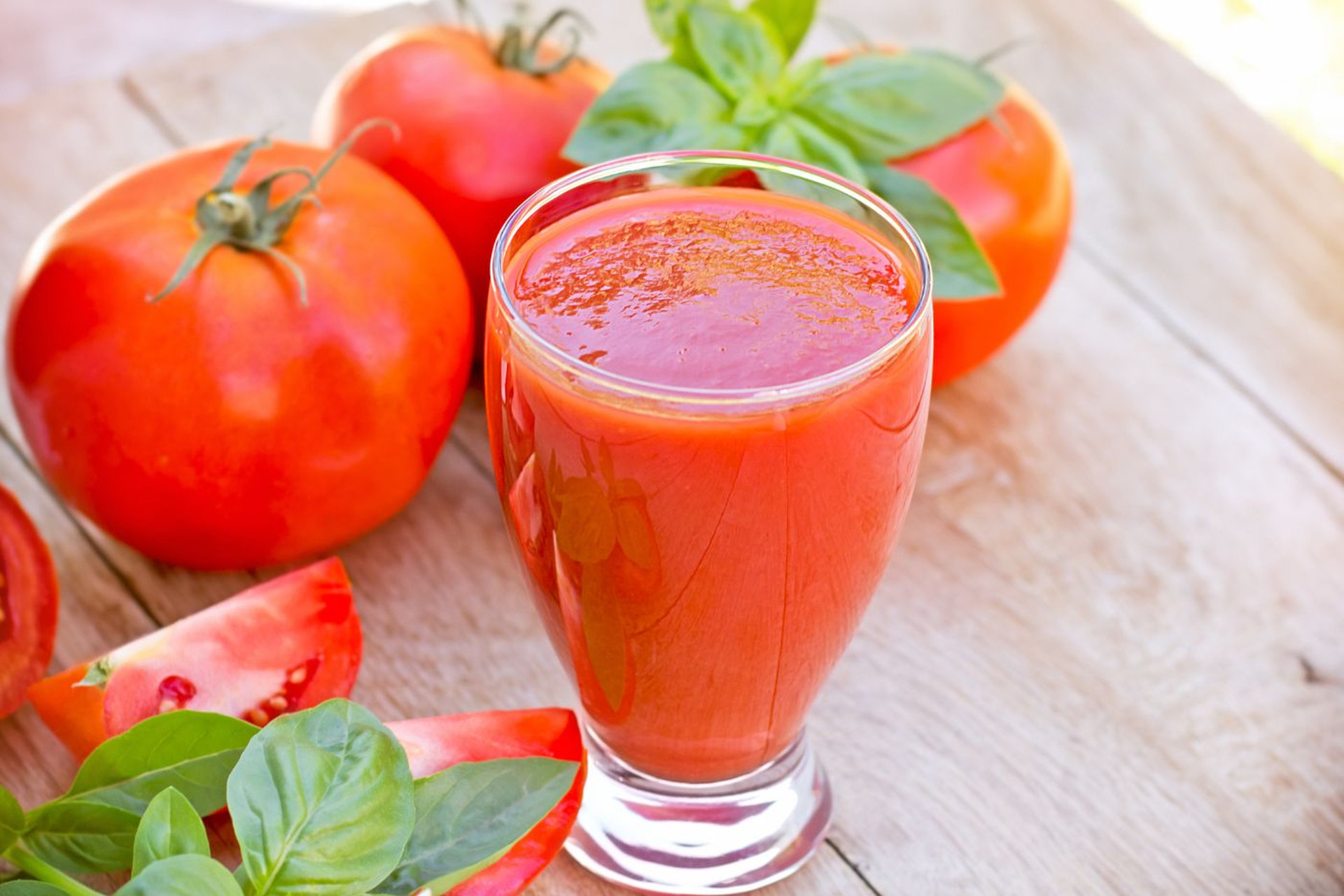 Suc de roșii pasteurizat (pentru băut sau gătit) Suc de roșii pasteurizat (pentru băut sau gătit)